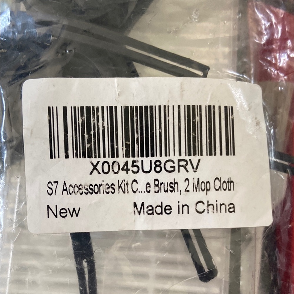 Accessory Kit with Red and Black Components - Picture 3 of 16